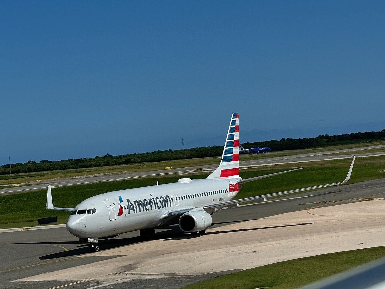 American Airlines Boeing 737-800 American Airlines Boeing 737-800