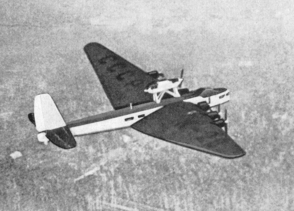 El Tupolev ANT-20 Maxim Gorky en vuelo