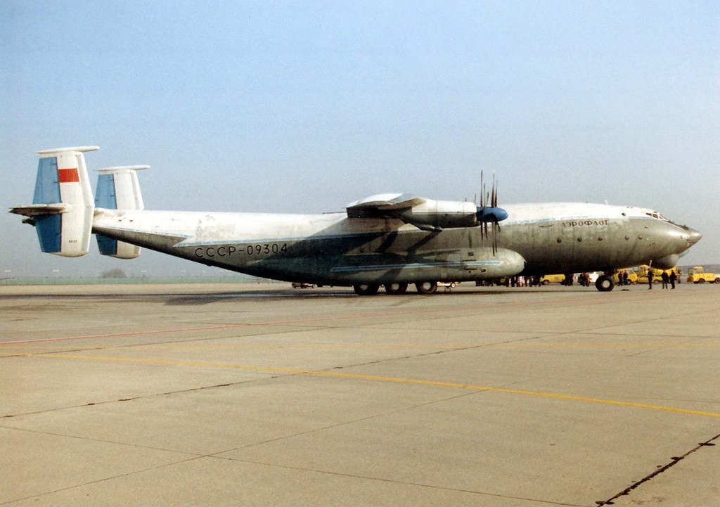 Antonov An-22 Antei aux couleurs d'Aeroflot
