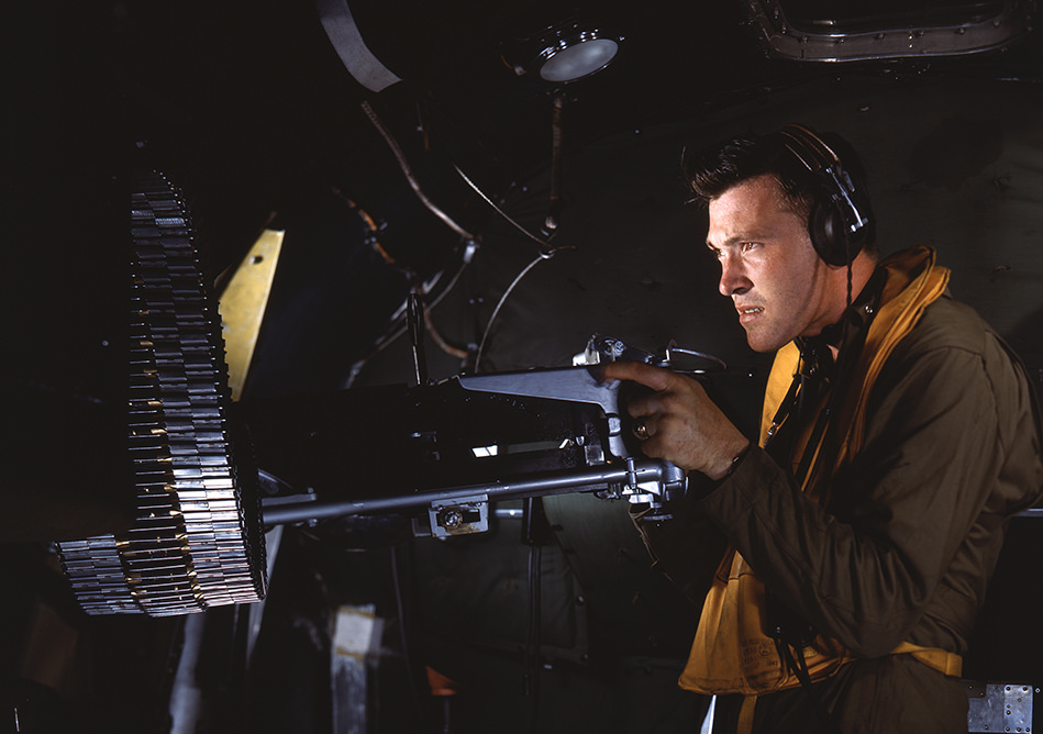 B-17 waist gunner, 1943