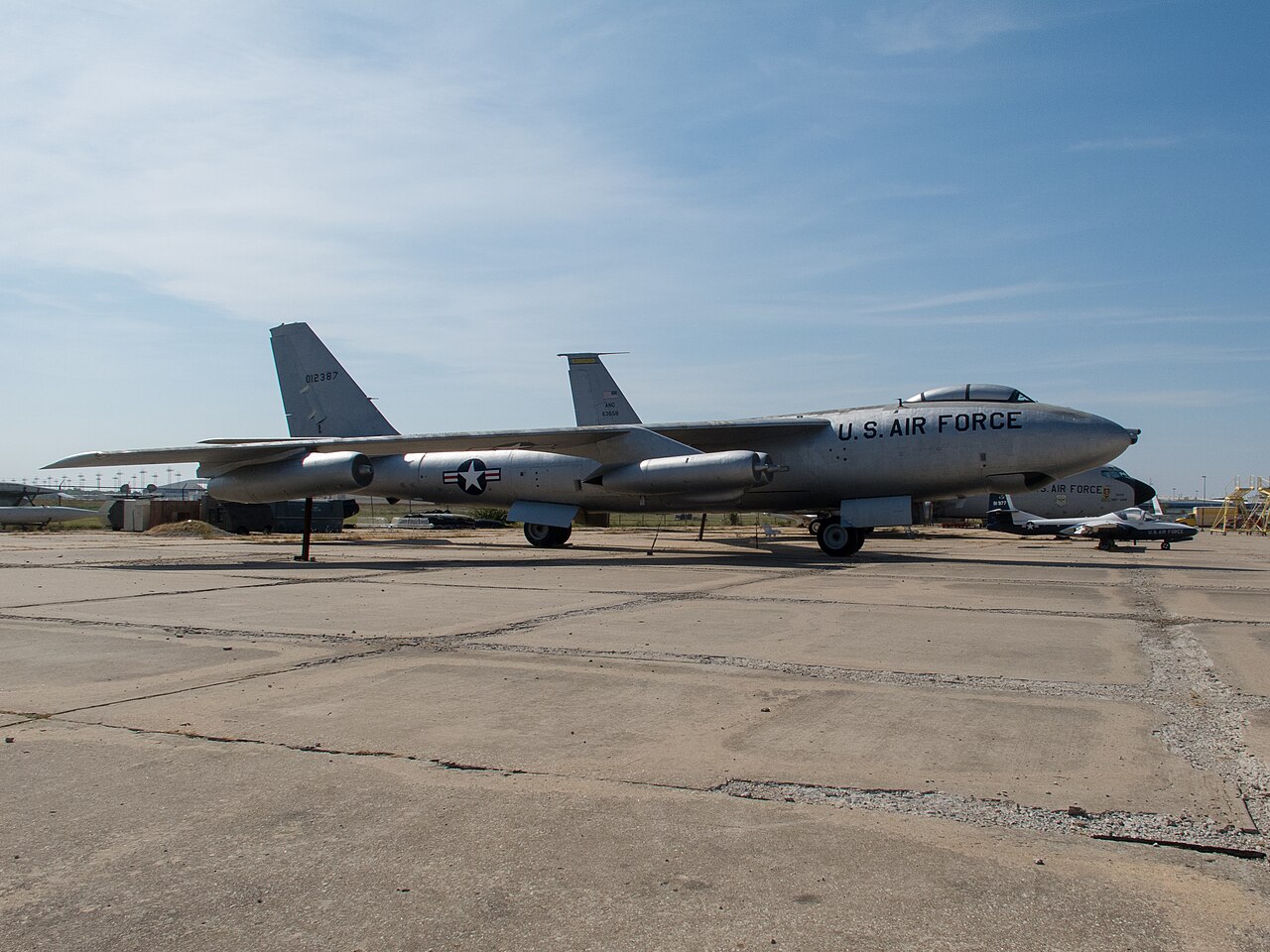 Un Boeing B-47 Stratojet conservado.