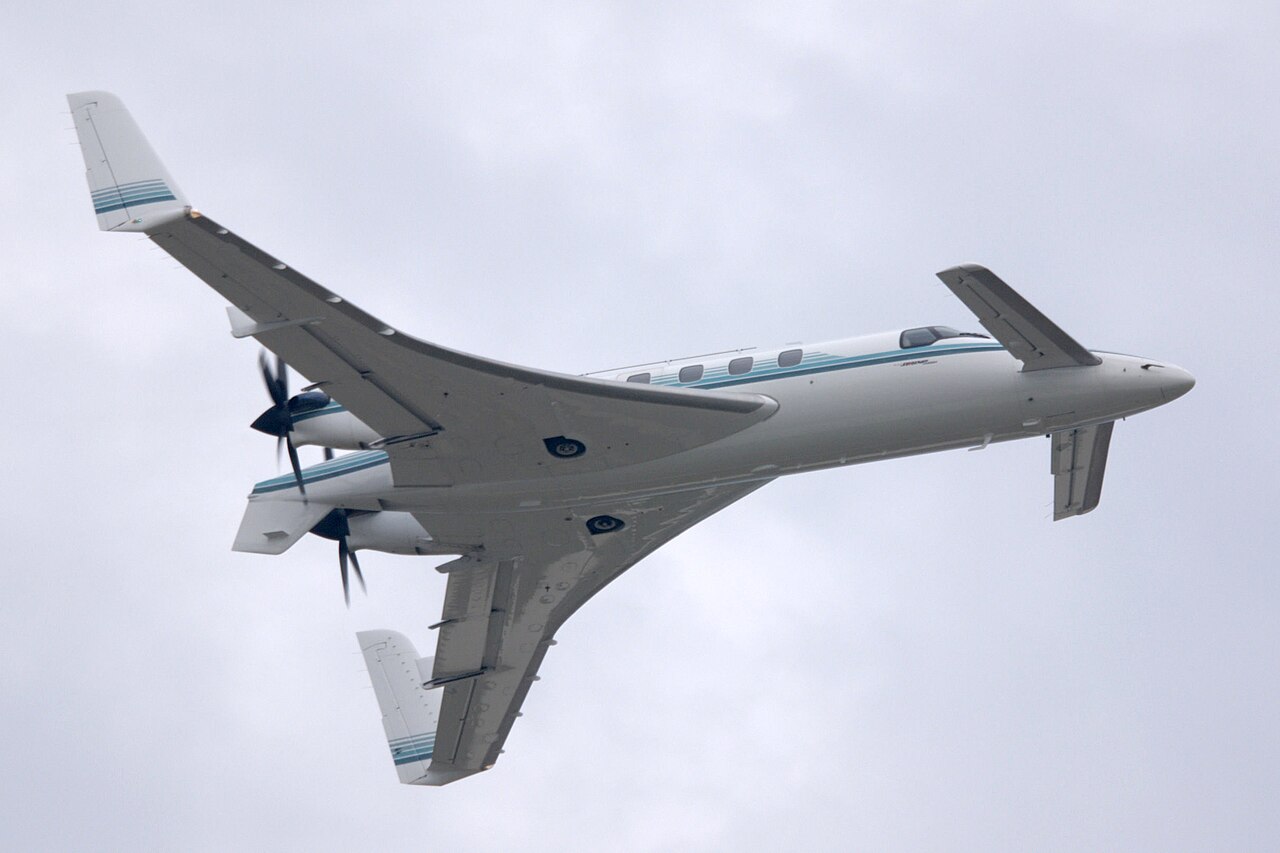 Beechcraft Starship fly-by showing the canard and pusher props