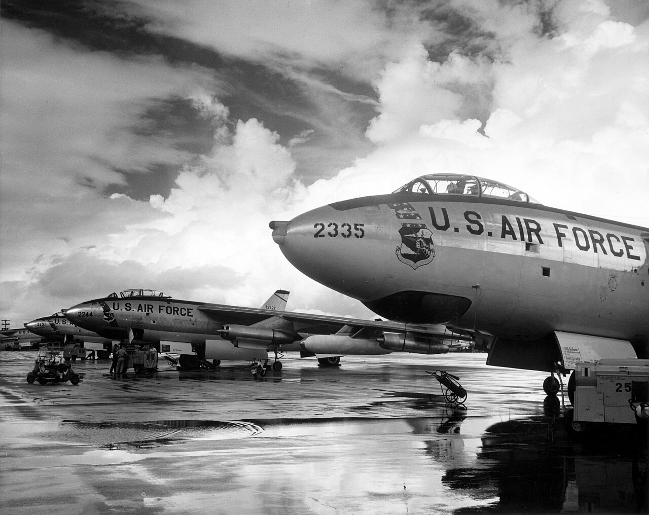 Bombardero a reacción Boeing B-47 Stratojet de ala en flecha