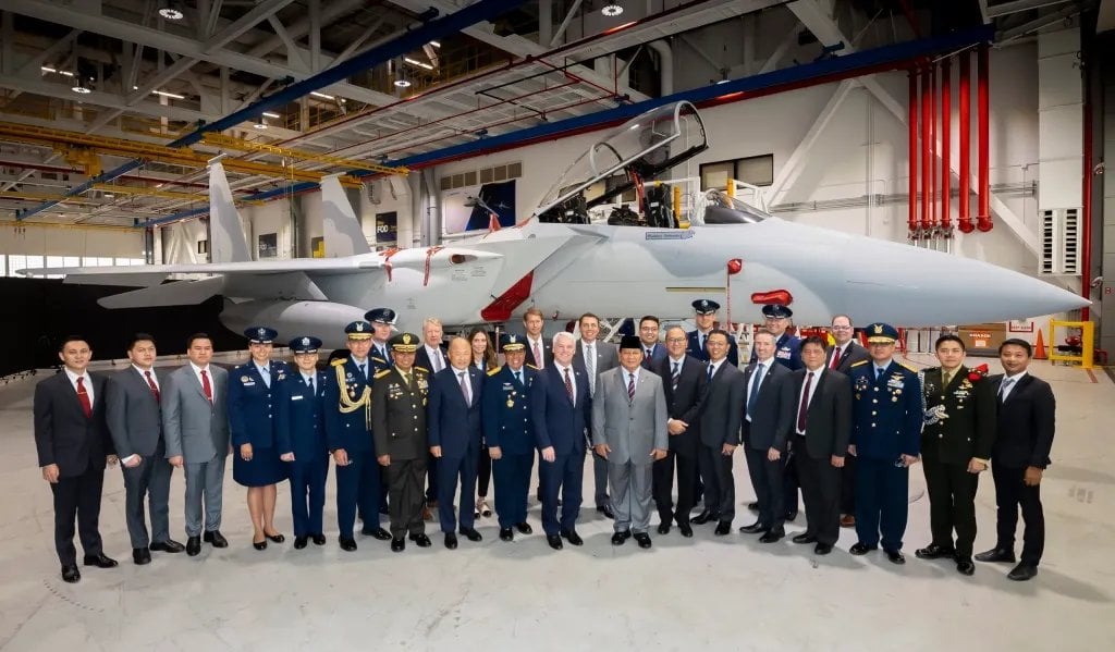 International delegation visiting Boeing F-15 production facilities in St Louis