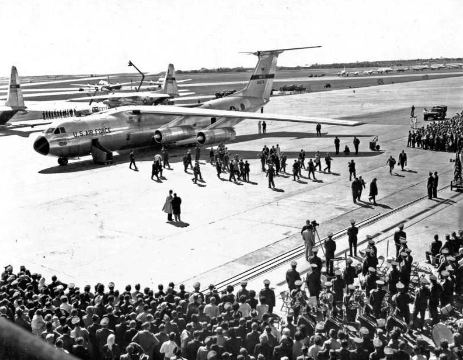 Lockheed C-141A Starlifter