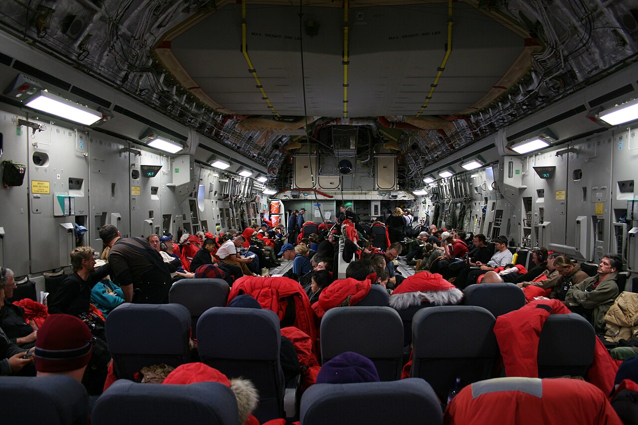 C-17 Globemaster in Antarctica A U.S. Air Force C-17 Globemaster III in Antarctica