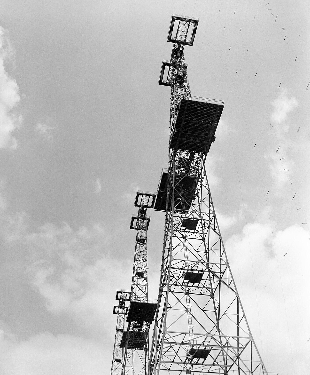 Las torres transmisoras de Chain Home de 360 pies en Bawdsey
