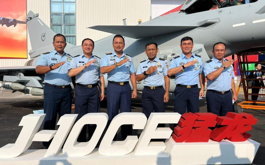 China’s J-10C Squares Off With Thai Gripens