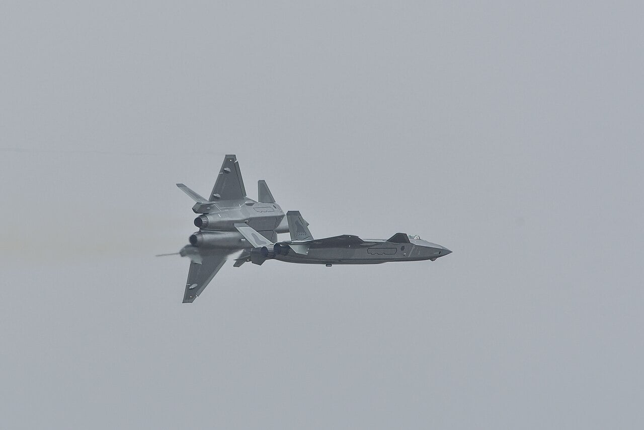 Chengdu J-20 fifth-generation fighters in formation