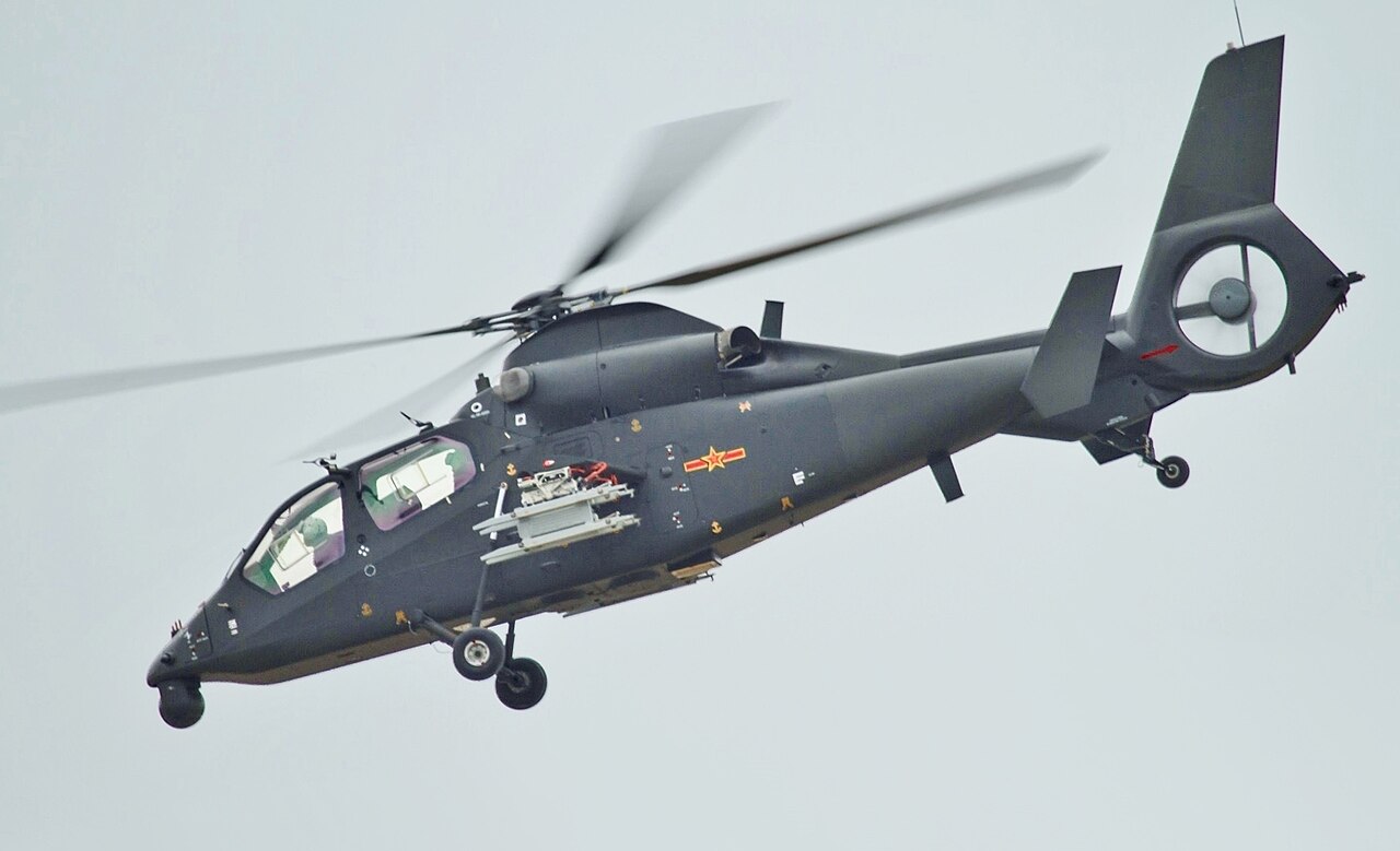 La Chine fait voler un hélicoptère de combat équipé d'un robot Un hélicoptère d'attaque léger Harbin Z-19 de l'aviation de l'armée de terre chinoise