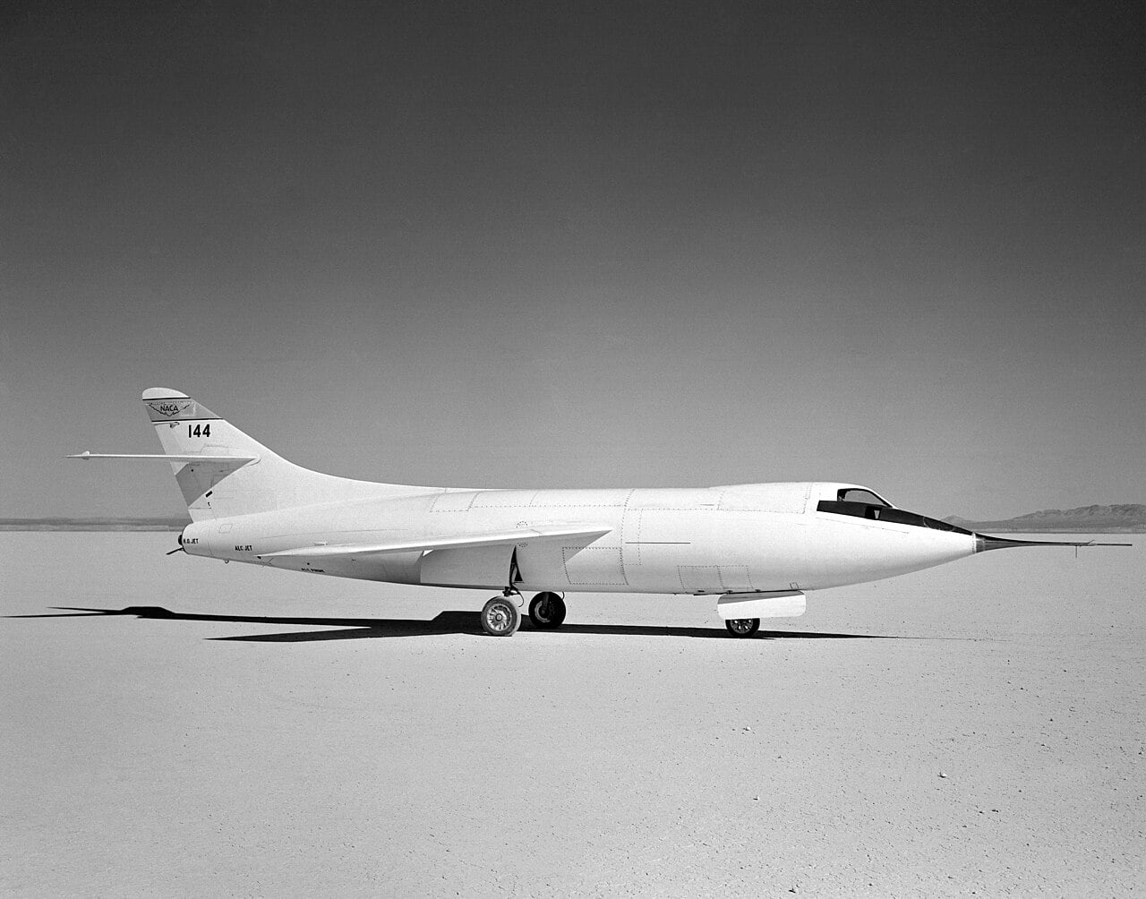 Il velivolo da ricerca Douglas D-558-2 Skyrocket in volo