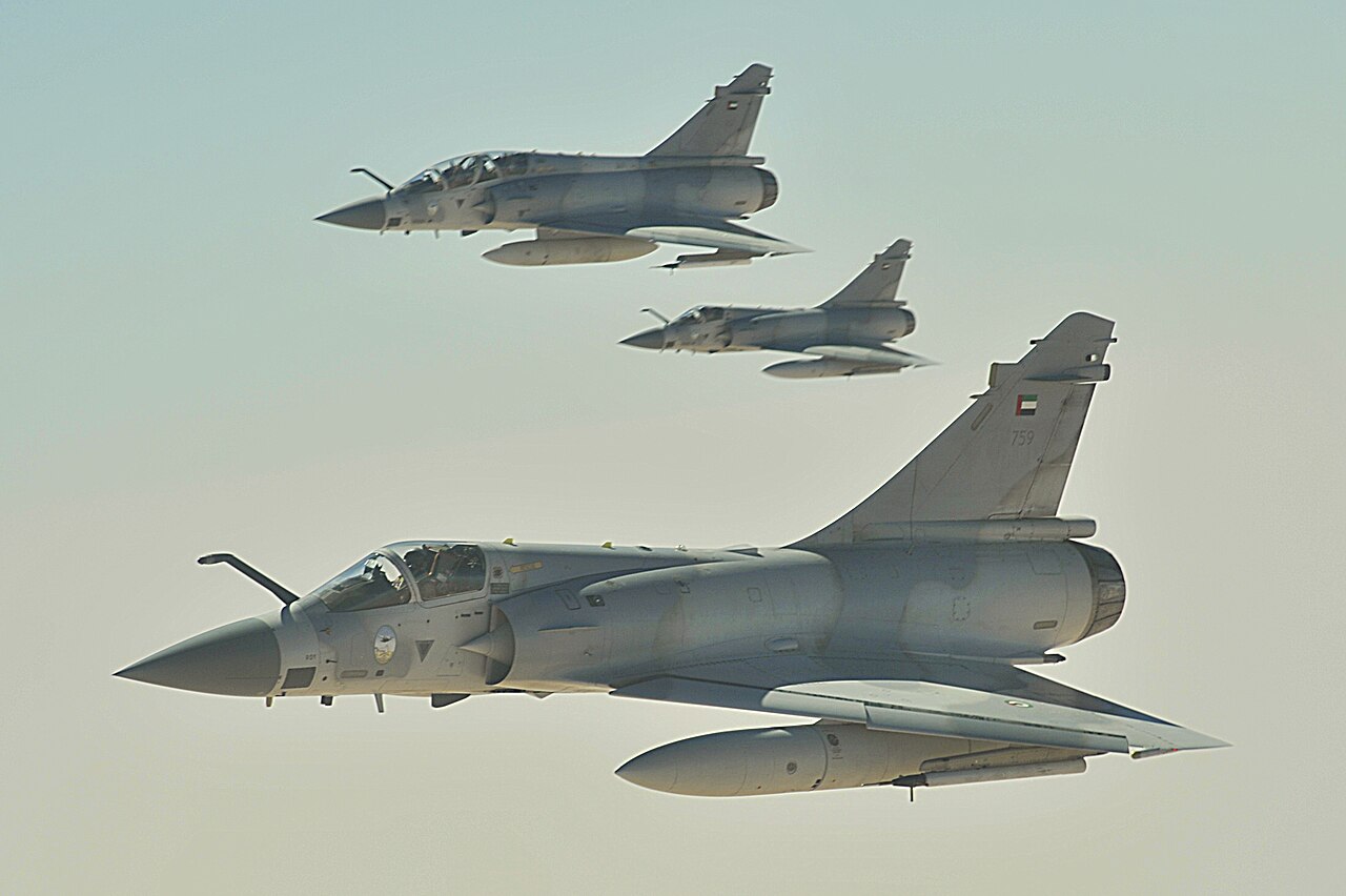 Emirati Mirage 2000 fighters in formation