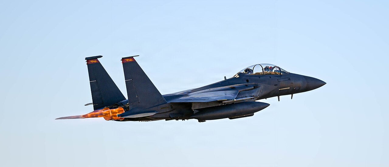Un F-15E Strike Eagle despega