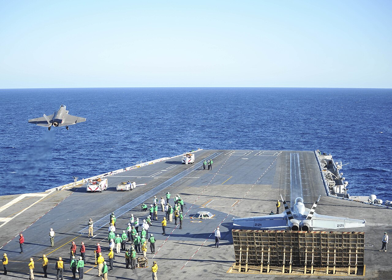 f-35c-lightning-ii-first-carrier-launch-us-navy