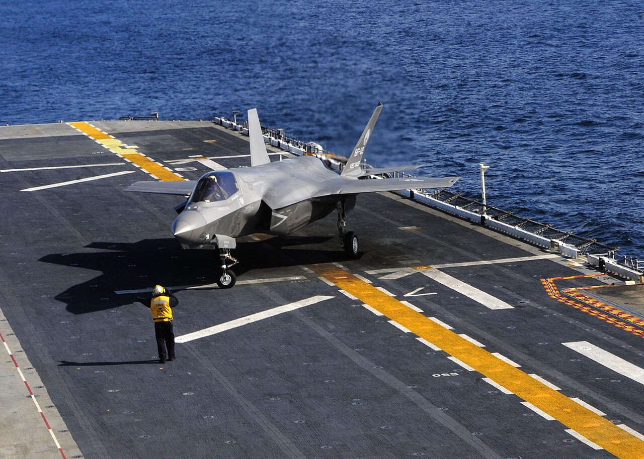F-35B vertical landing