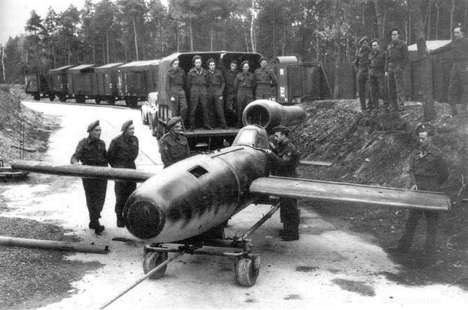 Deutschlands bemannte fliegende Bombe