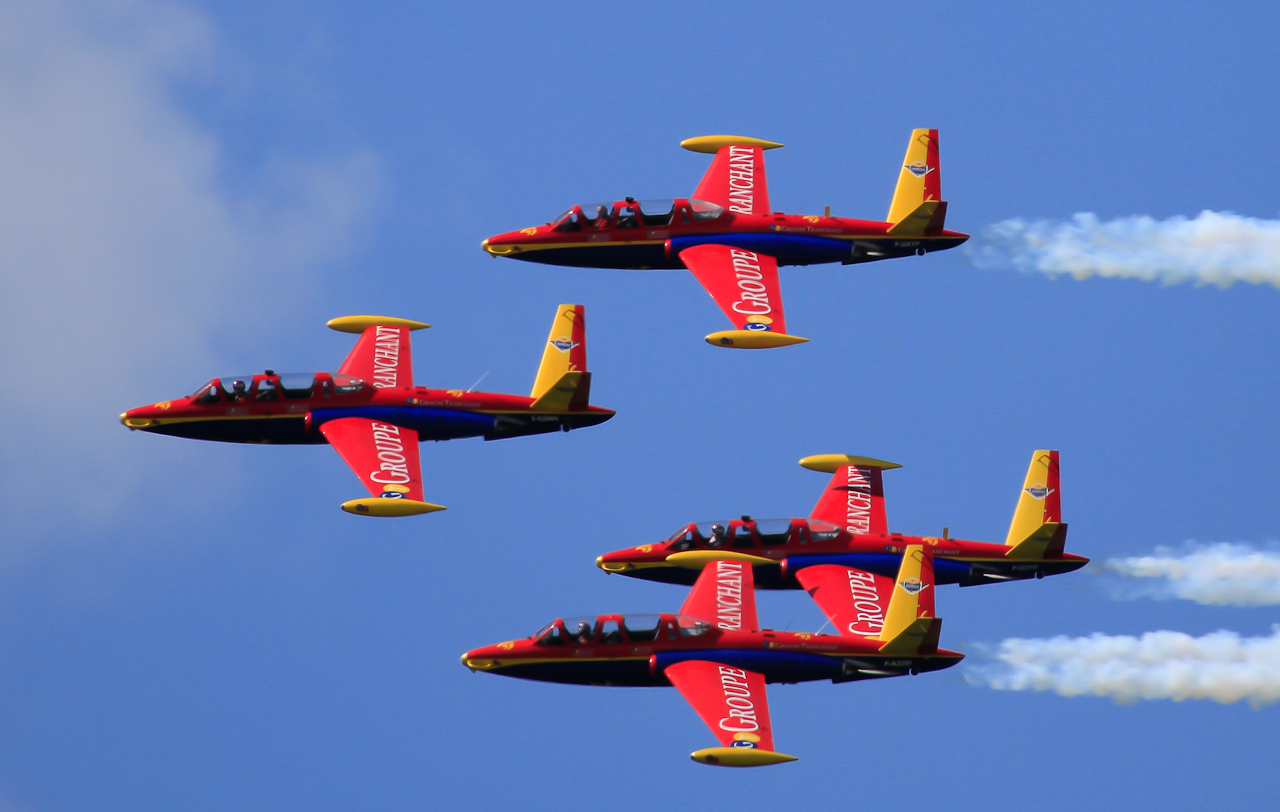 Fouga Magister in display-team markings