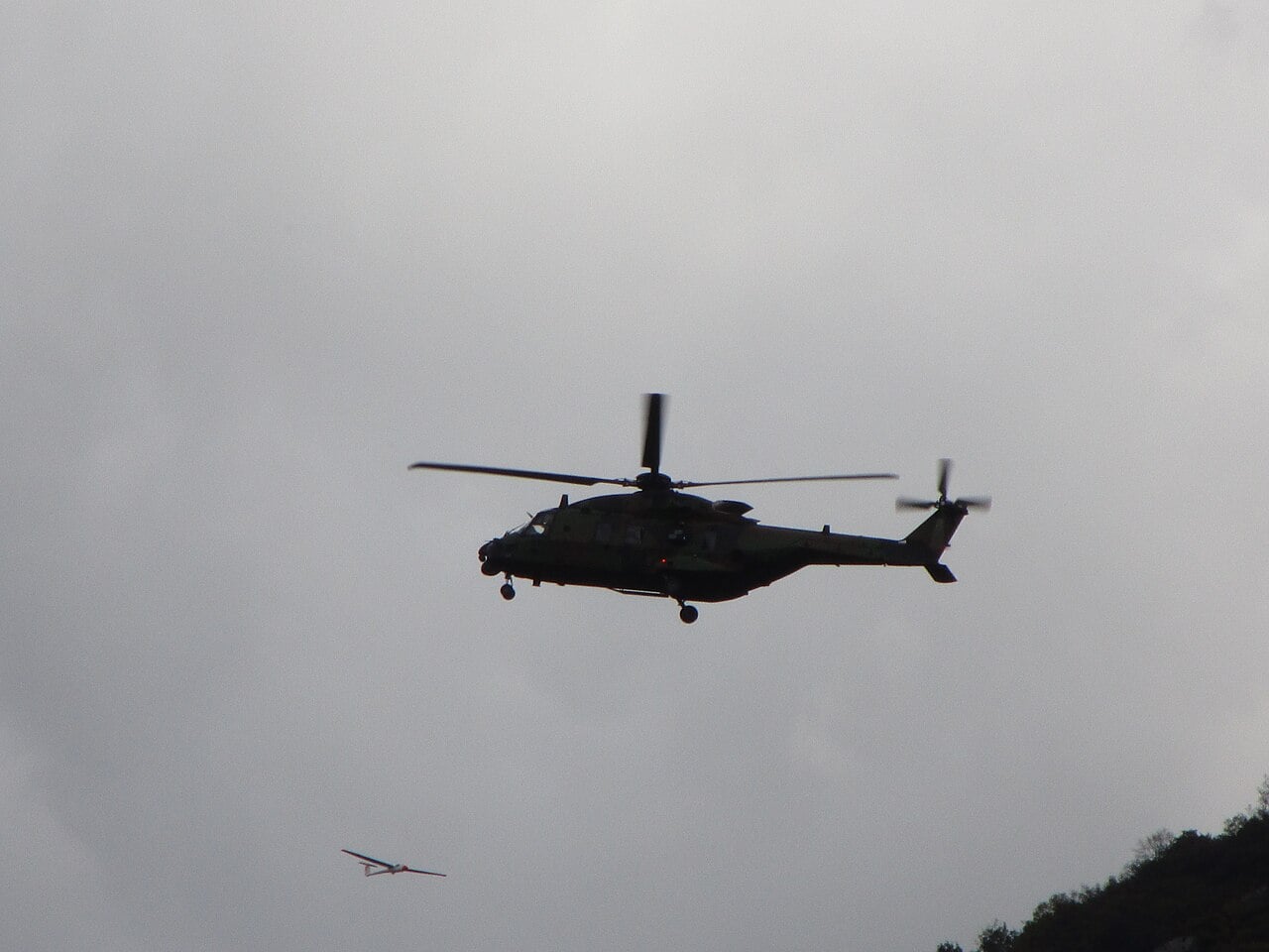 french-army-nh90-caiman-helicopter