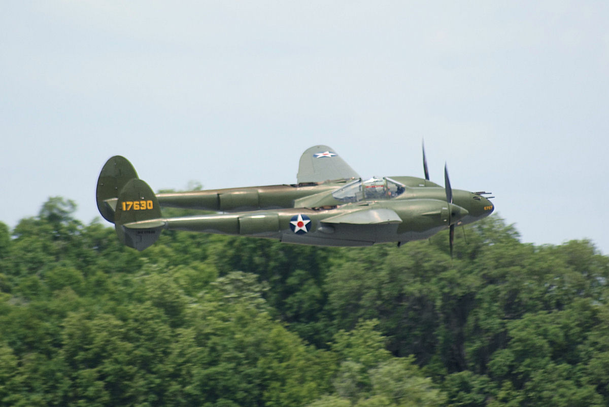 Glacier Girl P-38 on takeoff