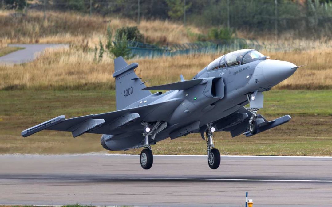 Gripen F Makes Its First Flight, Brazilian Pilot Aboard