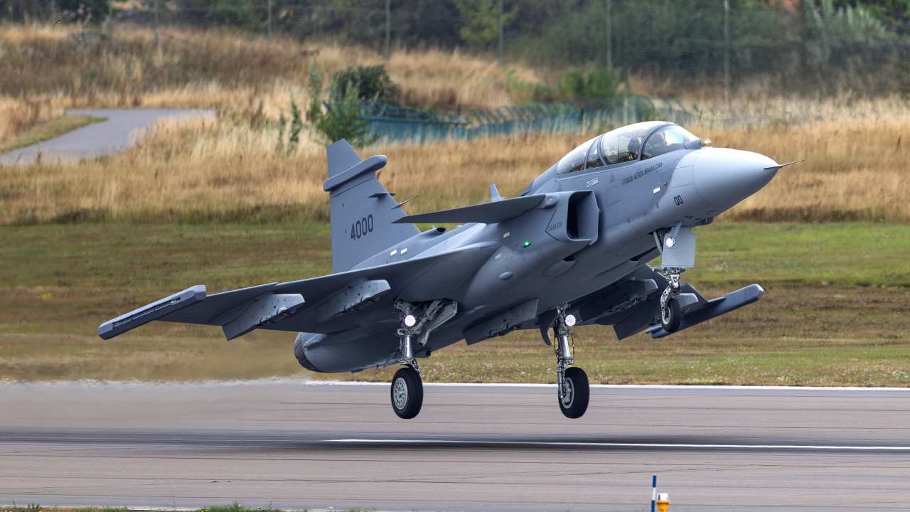 Premier vol du Saab Gripen F, Linköping, 28 août 2026