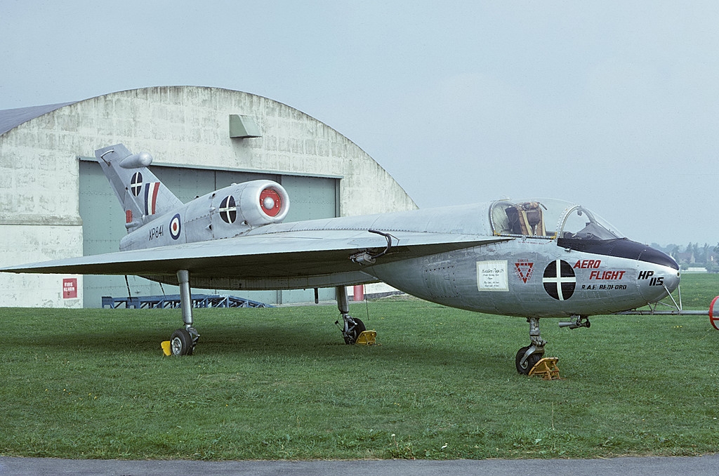 Avion de recherche Handley Page HP.115 à fuselage delta élancé