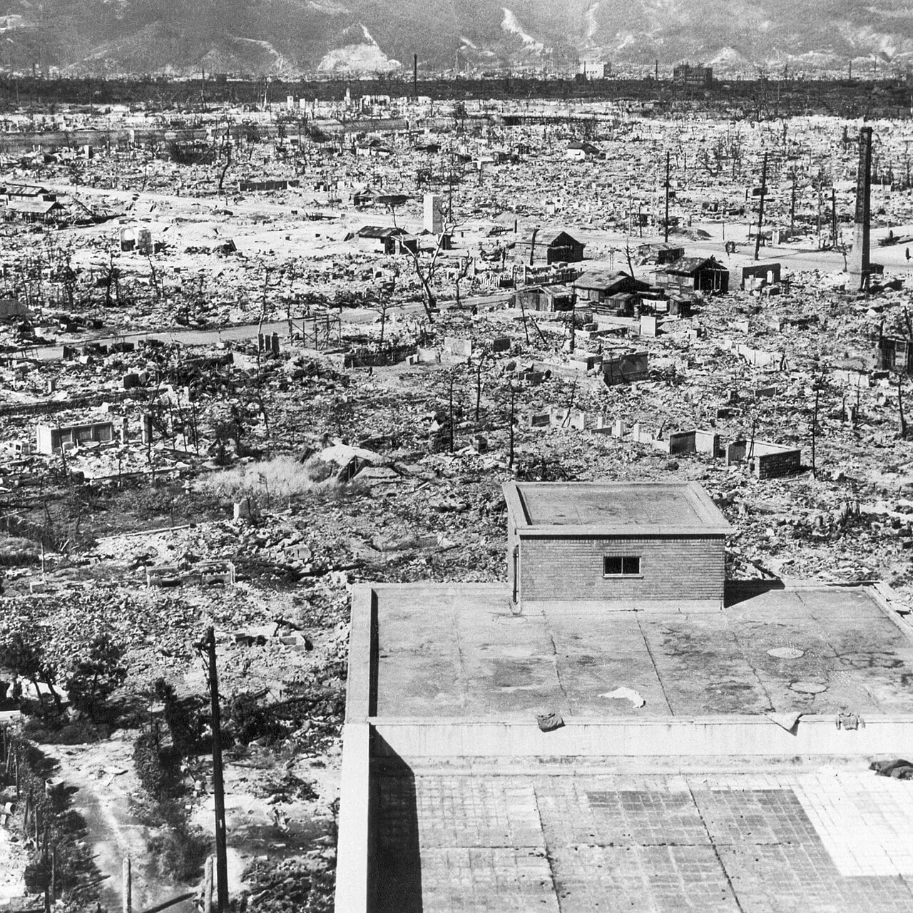 Das verwüstete Zentrum von Hiroshima, gesehen vom Rotkreuzkrankenhaus aus.