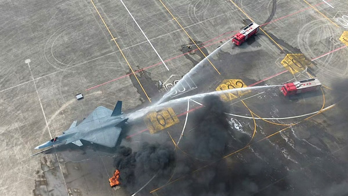 J-20-ähnlicher Flugzeugbrandtrainer in China In China wurde ein Übungsmodell für Flugzeugbrände fotografiert, das entfernt an eine J-20 erinnerte.