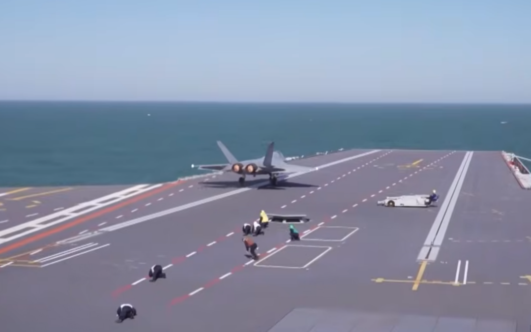 La Cina ha costruito uno specchio? Il J-35 argentato spiegato