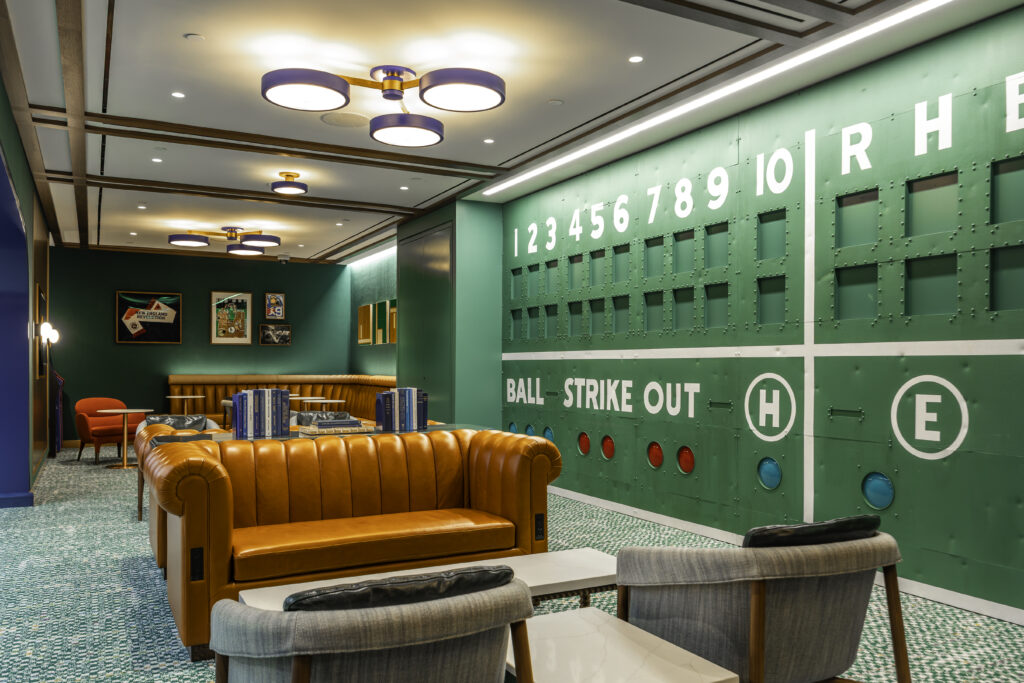 Das Dugout-Spielzimmer im JetBlue BlueHouse Boston