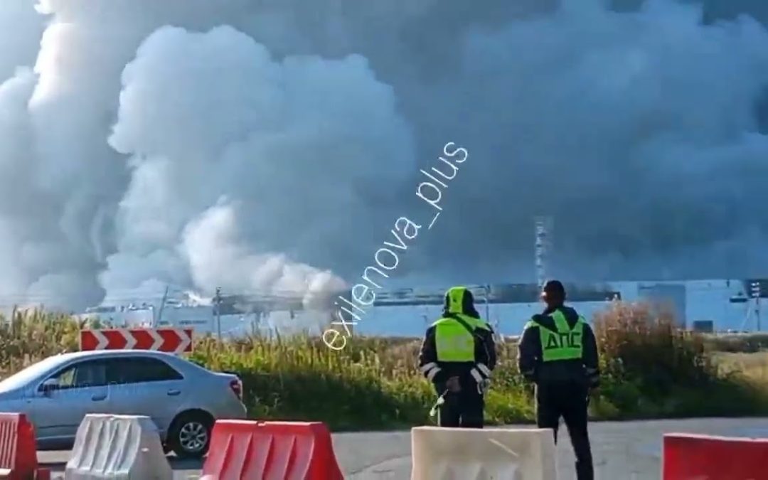 426-Drohnen-Nacht in der Ukraine: Raffinerie in Kstovo und ein Brand im Wildberries Hub
