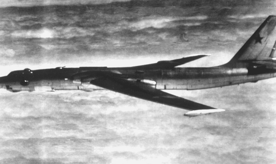 Die M-4 Bison: Der Bomber, der eine Flotte vortäuschte