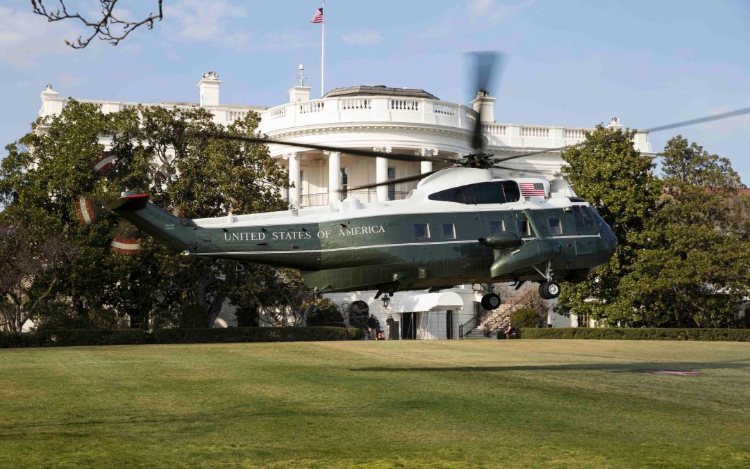 Un aereo si è avvicinato troppo all'elicottero Marine One.