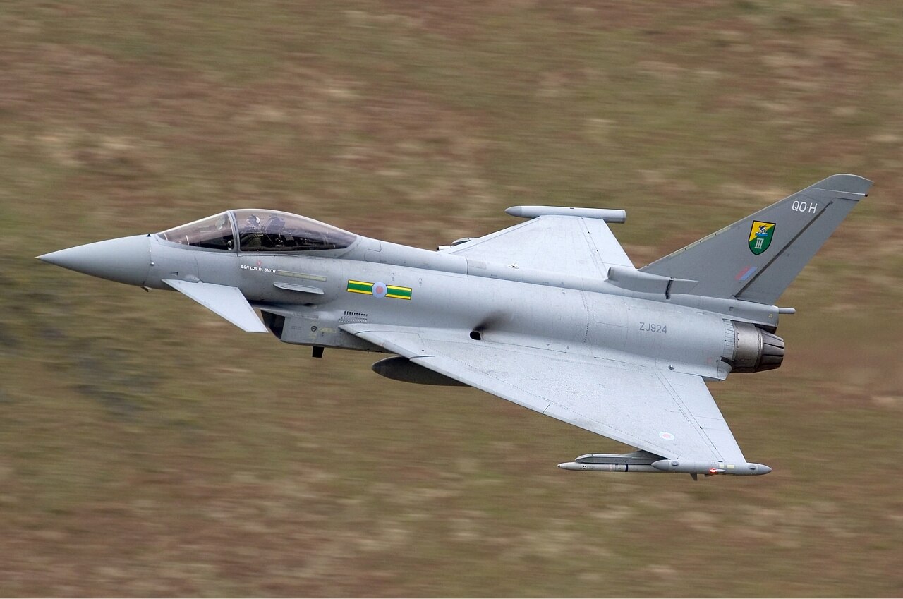 Ein Eurofighter Typhoon des Typs, der im Rahmen der NATO-Luftraumüberwachung im Baltikum eingesetzt wird.