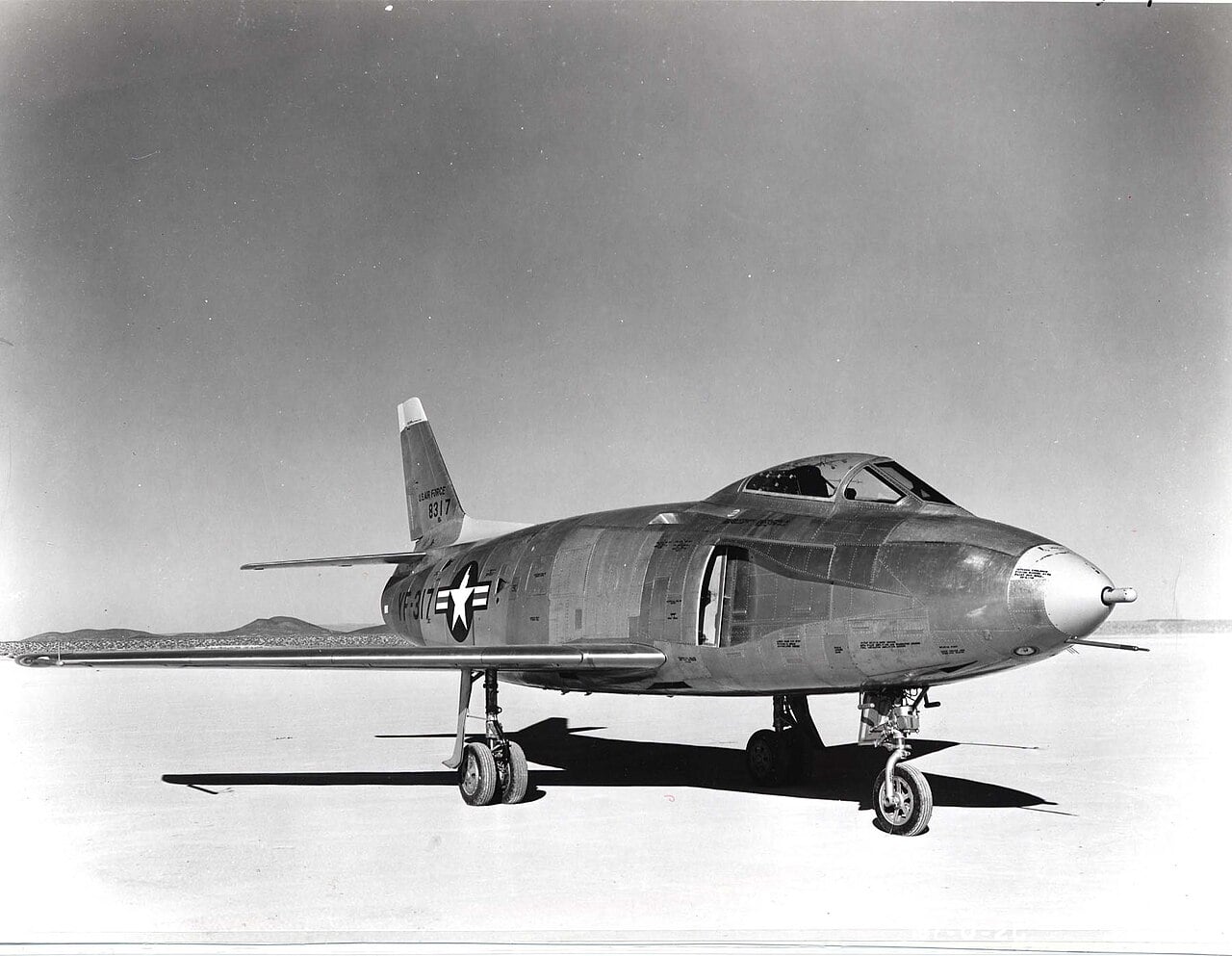 El YF-93A norteamericano en el lecho del lago.