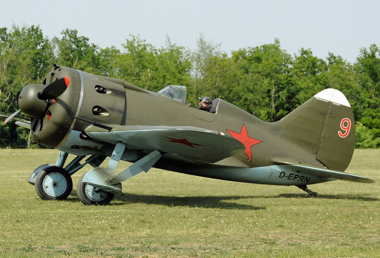 Polikarpov I-16 restaurado