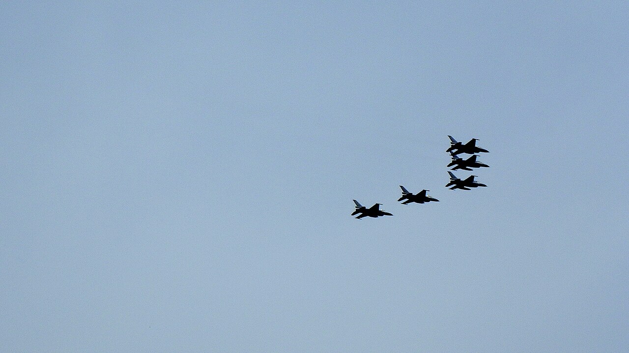 F-16s of Taiwan&rsquo;s air force in formation