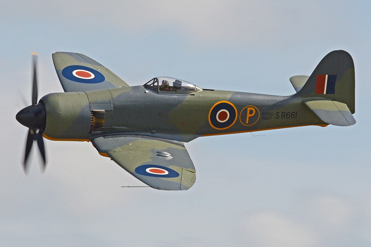 Un Hawker Fury préservé lors d'un meeting aérien