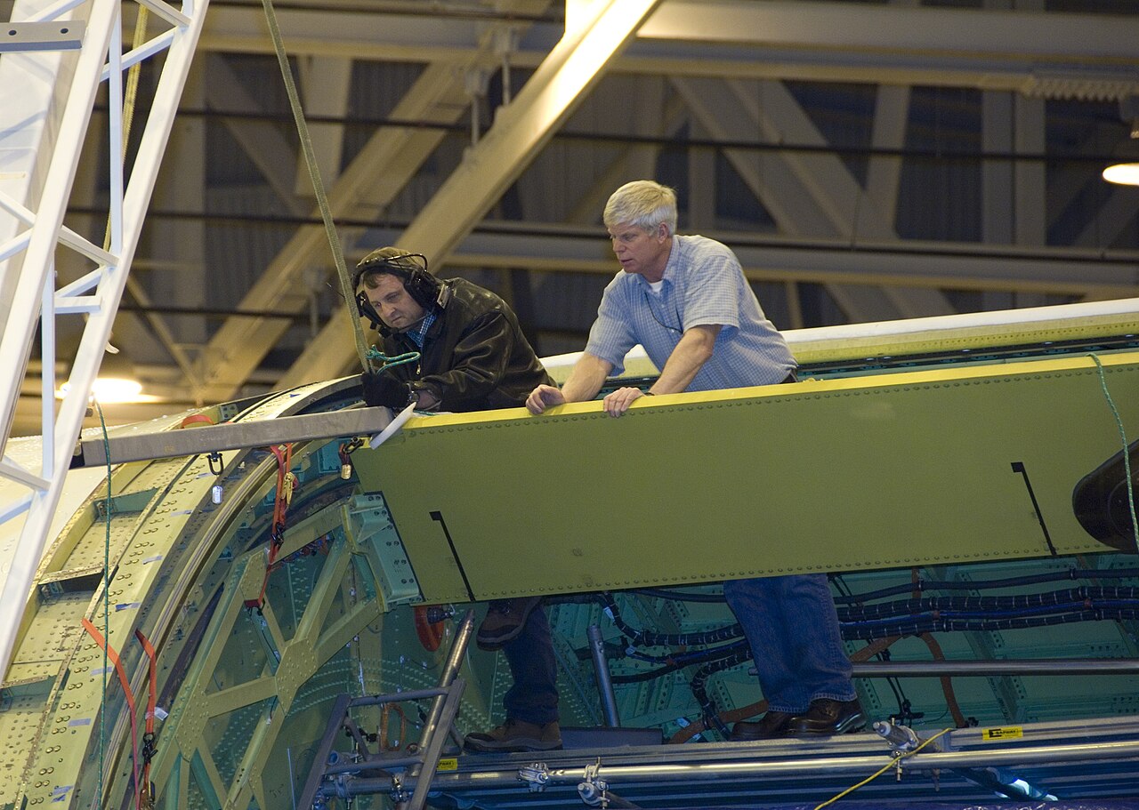 La abertura del telescopio SOFIA en el fuselaje del 747