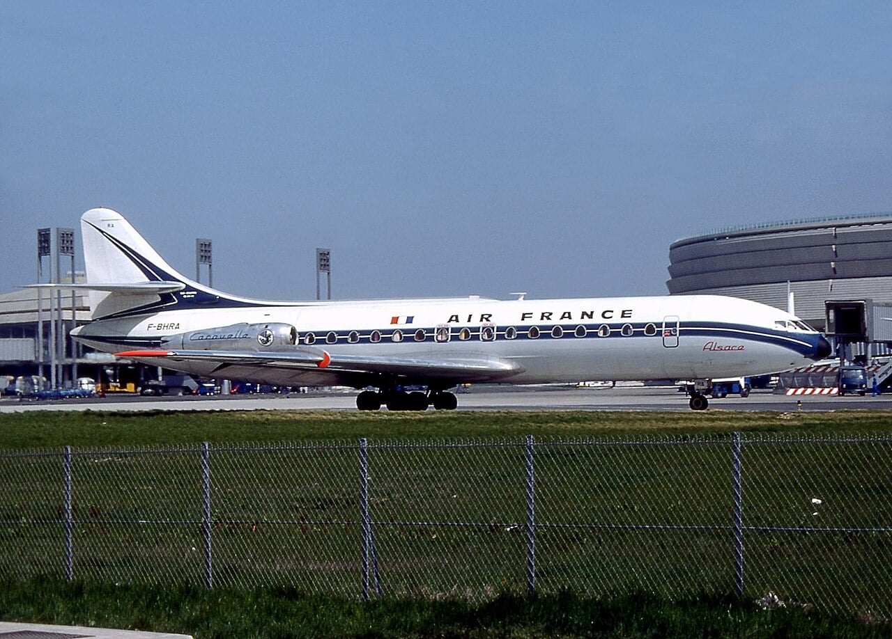 Una Caravelle che mostra i motori posteriori