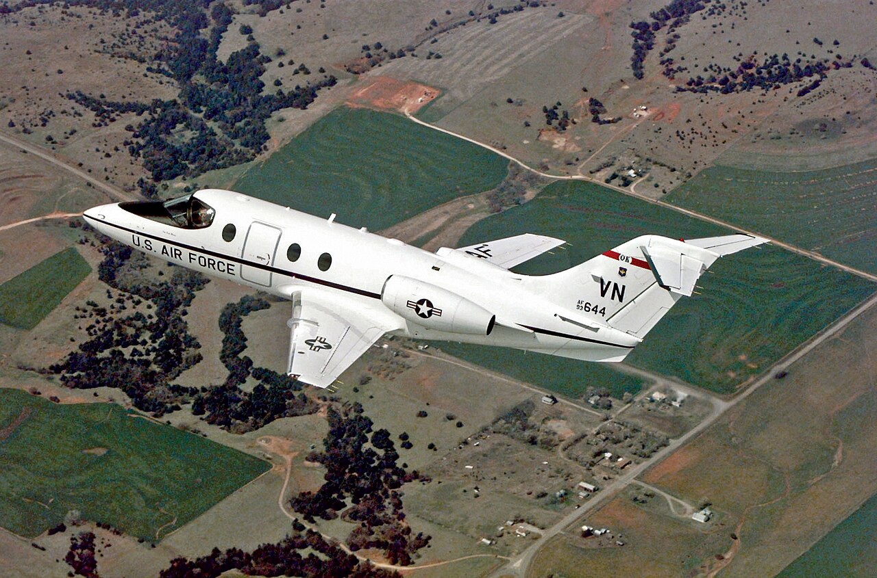 T-1A Jayhawk Luft-Luft Eine T-1A Jayhawk der US-Luftwaffe während einer Trainingsmission
