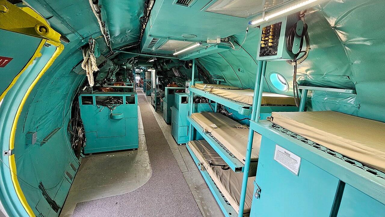 El derribo del EC-121 en 1969: la emboscada más letal de la Guerra Fría. Avión de reconocimiento cuatrimotor Lockheed EC-121 Warning Star en exhibición estática.