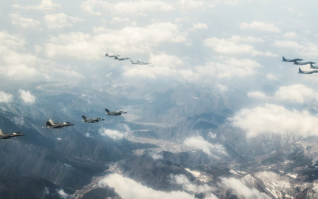 Trump riduce le esercitazioni militari sulla guerra in Corea e elogia Kim.