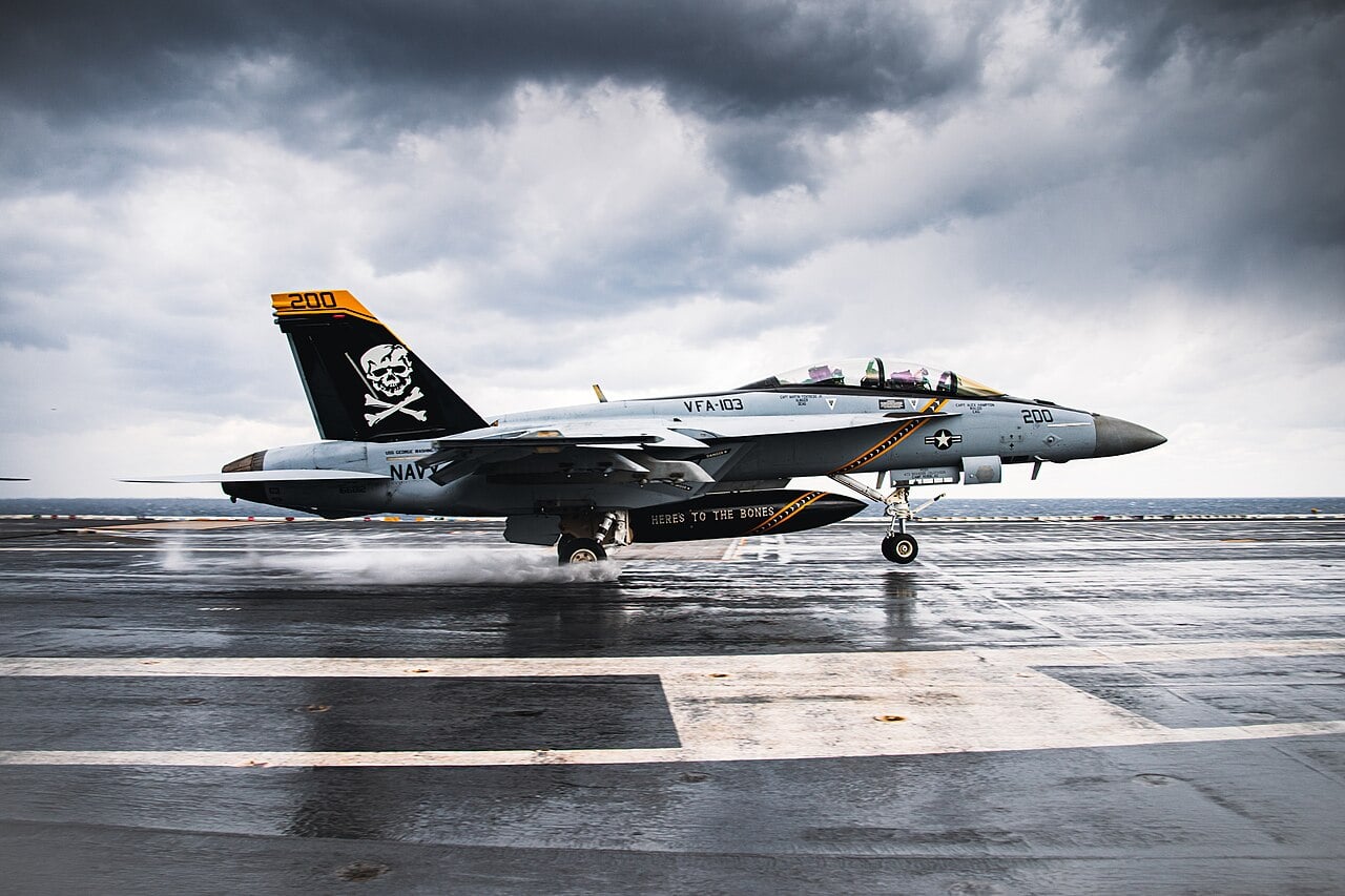 An F/A-18F Super Hornet aboard USS George Washington