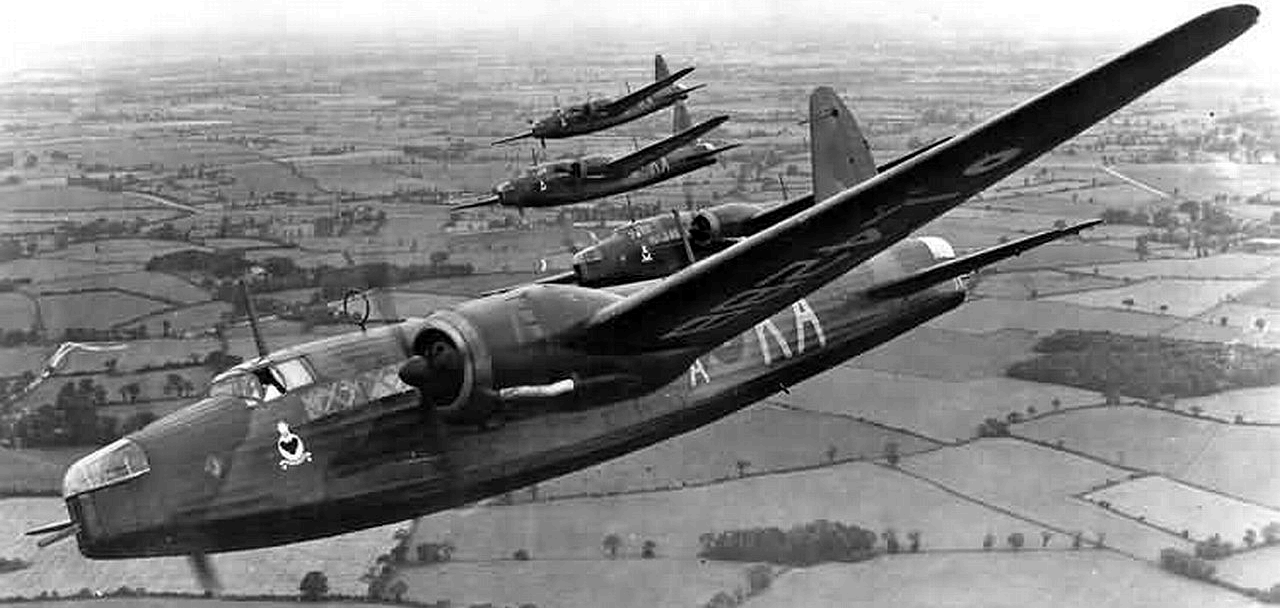 Vickers Wellington bomber Vickers Wellington RAF bomber in flight