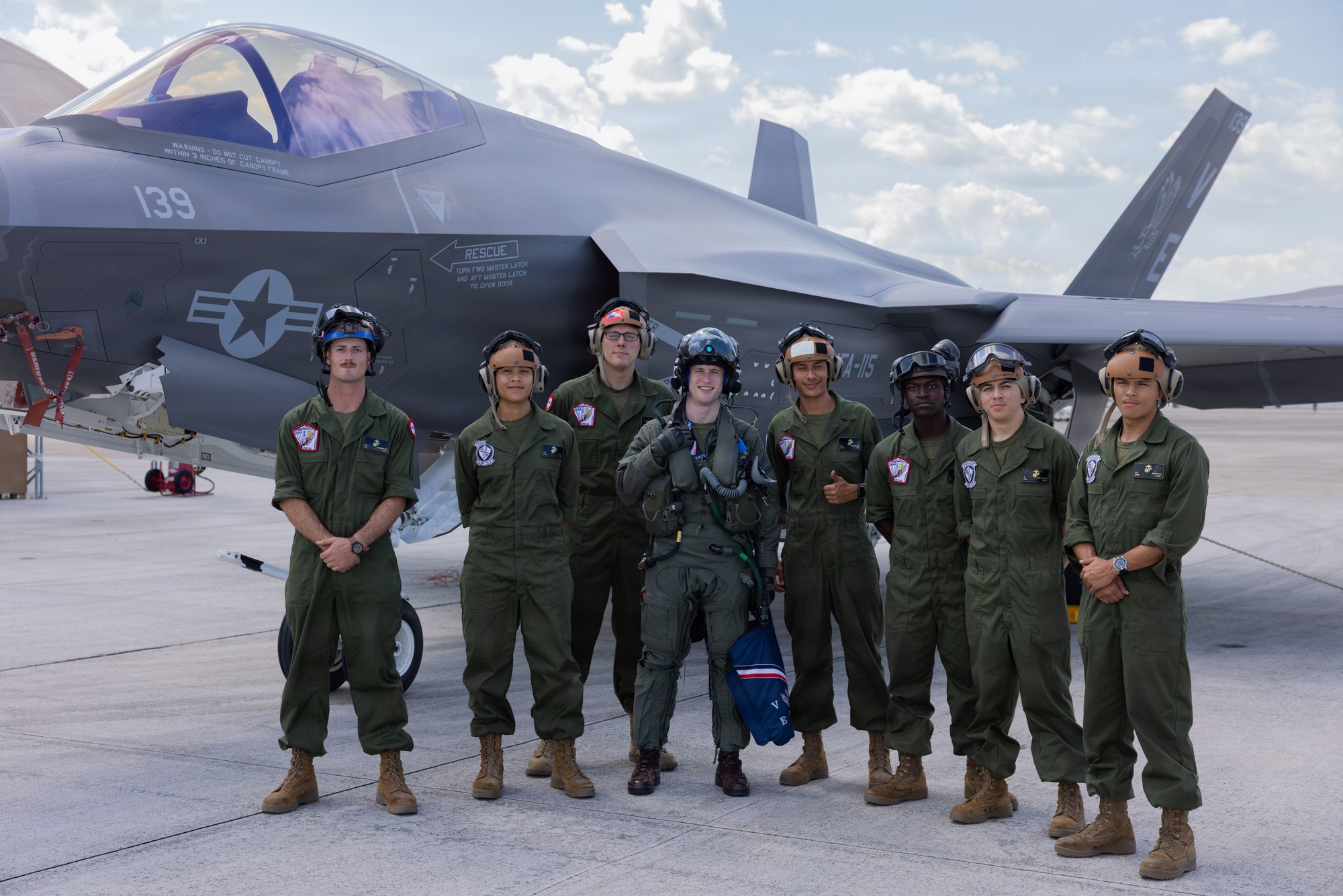 Eine VMFA-115 F-35C Lightning II startet