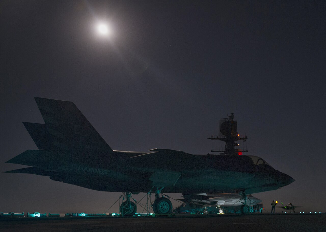 Un F-35B de l'escadron VMFA-211 à bord de l'USS America