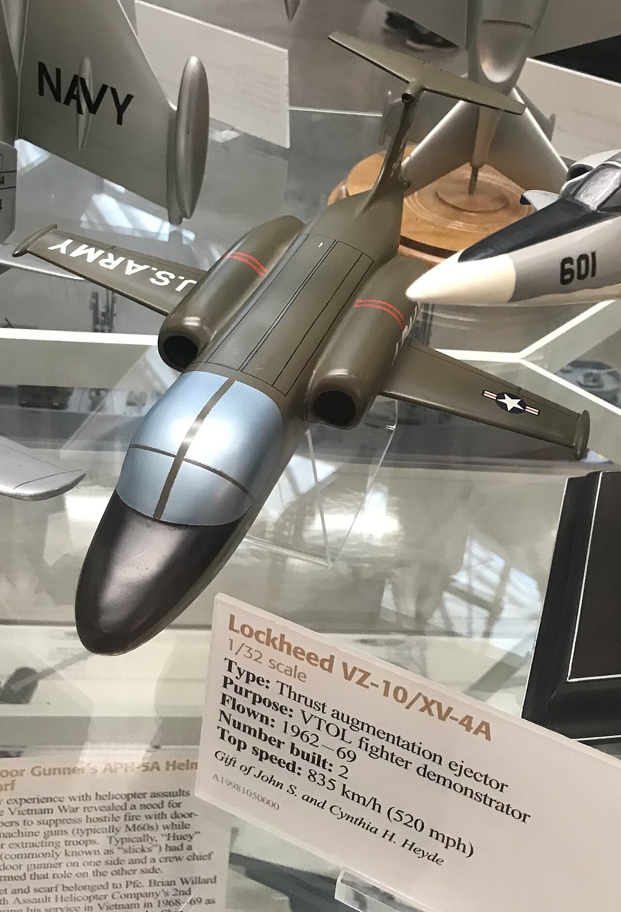 Maßstabsgetreues Modell der Lockheed XV-4A