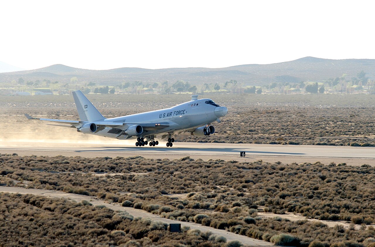 Decollo del Boeing 747-400F YAL-1A