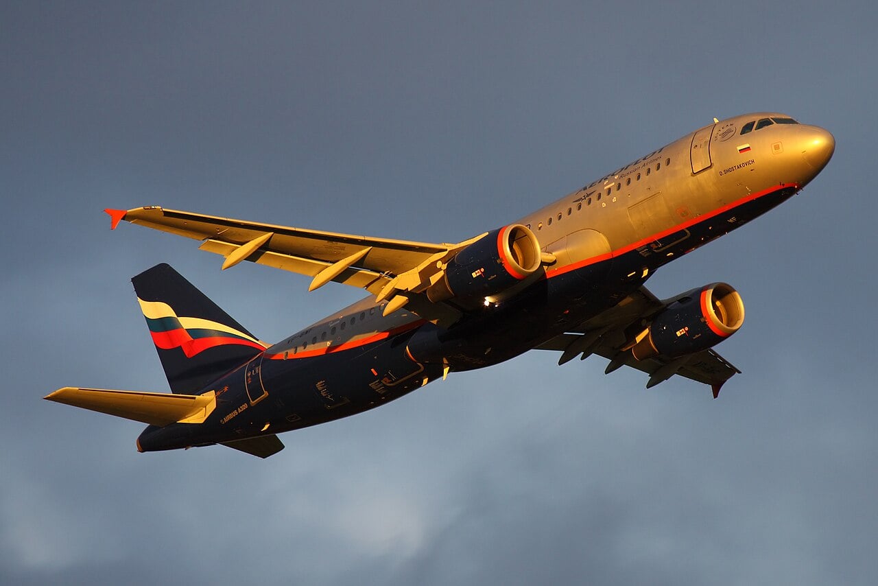 Aeroflot Airbus A320 departing Sheremetyevo An Aeroflot Airbus A320 climbing out of Sheremetyevo International Airport in Moscow